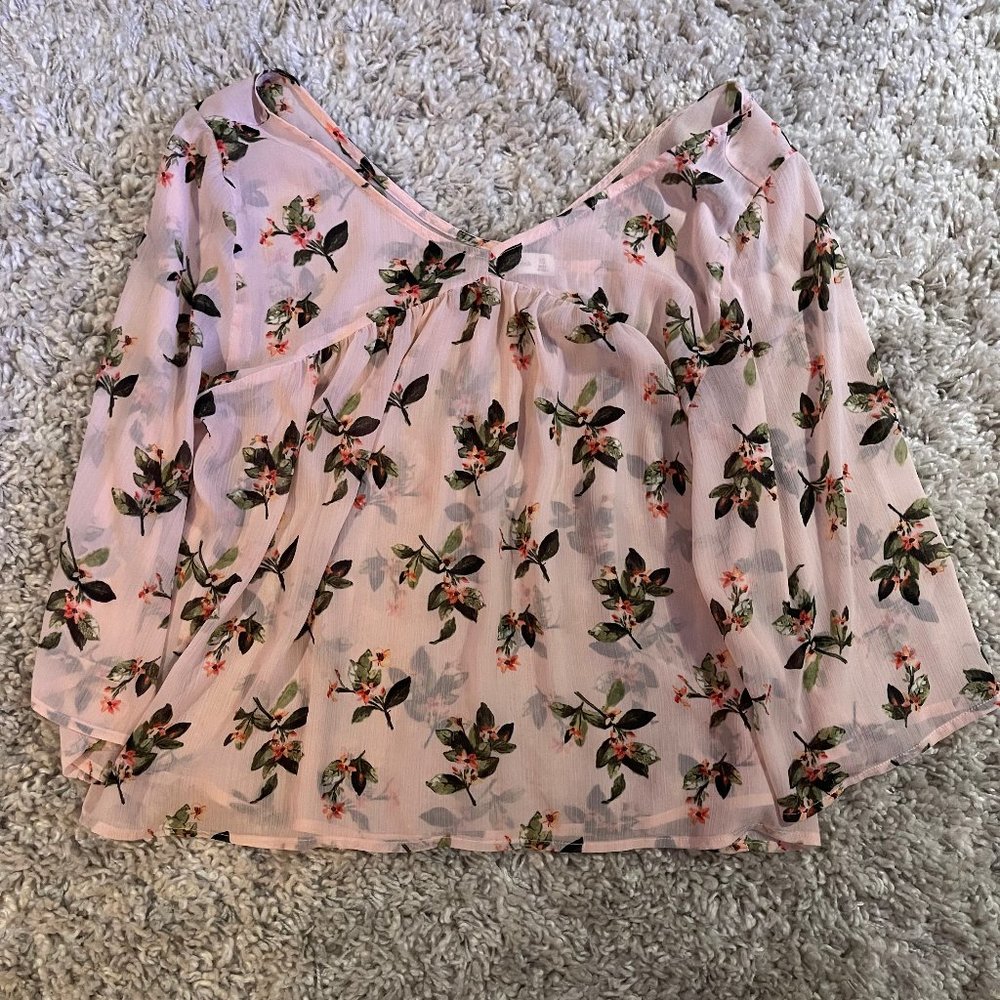 Women's Abercrombie & Fitch Pink Floral Blouse